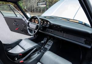 Porsche 911 Carrera RS 3.6 Touring 1992 года  (WW)